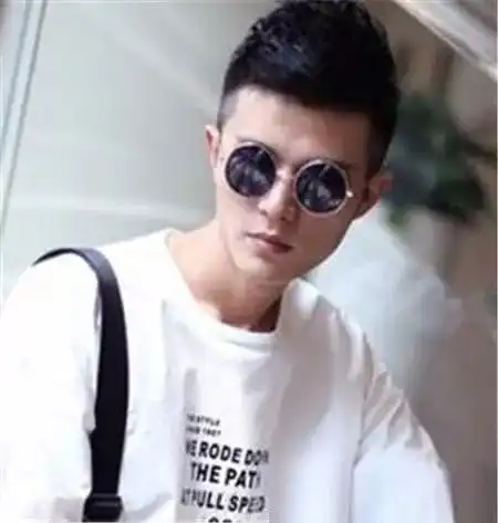 男生剪对一款合适的发型气质的提升是很明显的