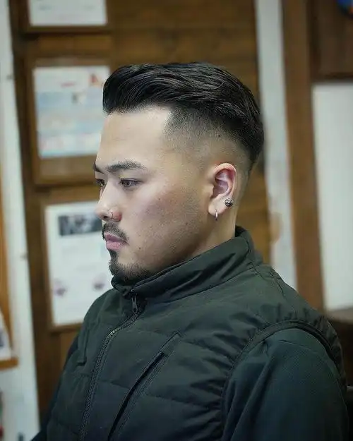男发别乱剪,最帅还是两侧铲短,就连白发大叔剪完也很有型