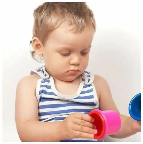 3岁小男孩,玩耍时中毒,妈妈得知诱因,痛扇自己好几个嘴巴