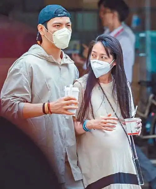 郭碧婷双节产女,向太态度早已暗示二胎预警,不生男不罢休