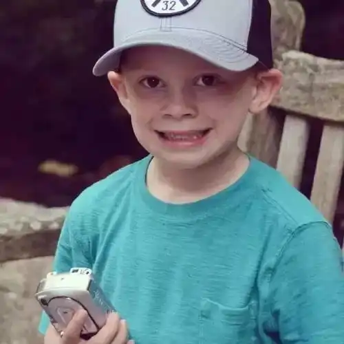 表情包届扛把子终于开微博了,您的假笑男孩已上线