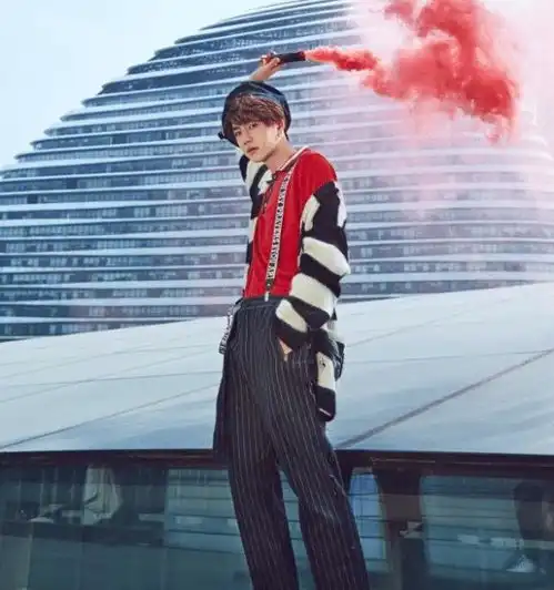 有种接骨叫王一博,为增高穿高跟鞋,却不如肖战有男人味