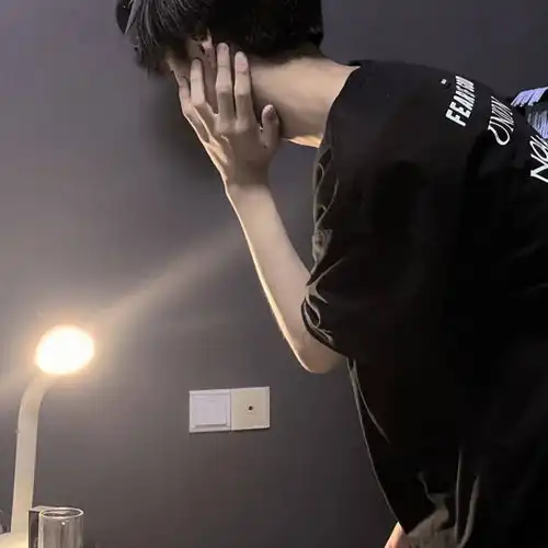 男生头像我最喜欢你笑起来满眼是我