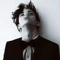 伤感黑白男生头像你挥挥衣袖放开我的手