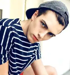 求大神告诉我他是谁