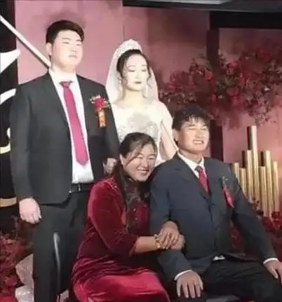 陈亚男退还彩礼后,和大衣哥一家一拍两散,为何主持人劲彬遭质疑