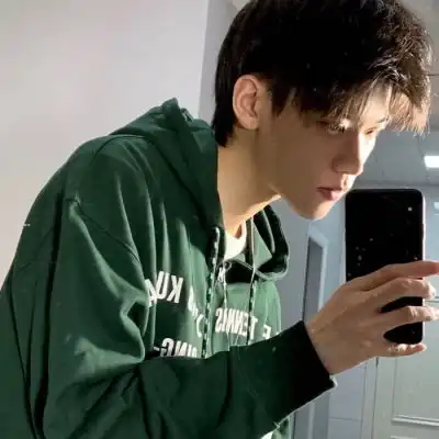 林谙野成熟干净微信男头满天的男生头像我要个性网