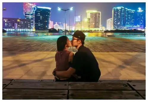 当男人发疯地想一个女人时,会这样联系你,懂的女人都明白