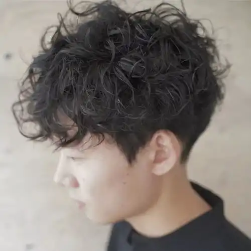 嘿小哥哥,你头发该烫了