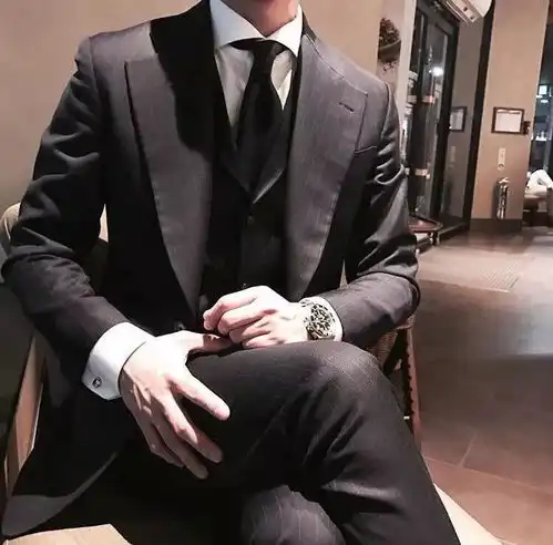 头像生活葬了童真,物欲脏了灵魂