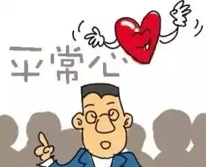 一男子心里不爽划车泄愤......绕车3圈把别人的车划成大花脸