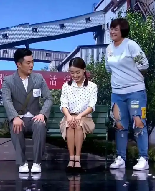 她从96斤到180斤,38岁的剩女,凭啥成为人见人爱的第一女笑星