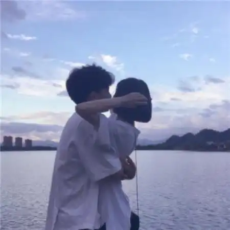情侣头像两个两张清新,我特别在乎你只是有点远