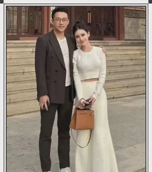 汪小菲把头像换成了他跟马筱梅的合影,原因跟粉丝的留言有关