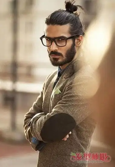 欧美男士扎小辫发型脸大如何扎辫子好看