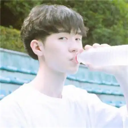 唯美意境男生头像白色系列帅气小清新的