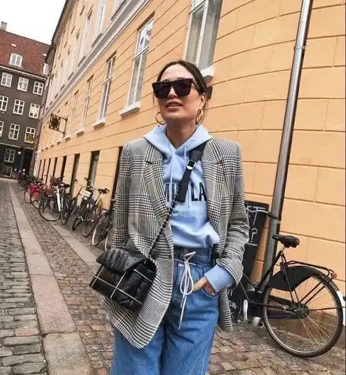 卫衣都有,但是如何穿出高级感你得知道这3点