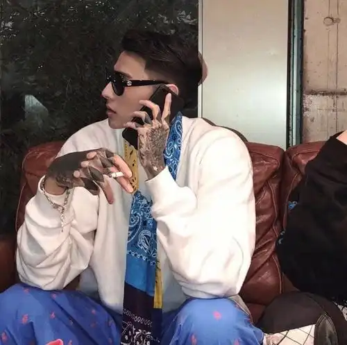 个性背影丨抽烟丨闺蜜头像