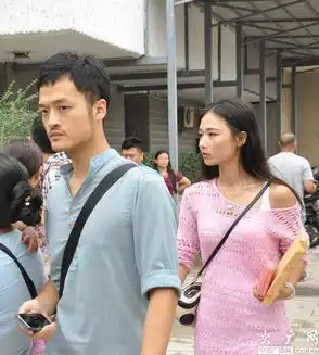 2014北影新生报到惊现翻版佟丽娅范冰冰央广网三十四