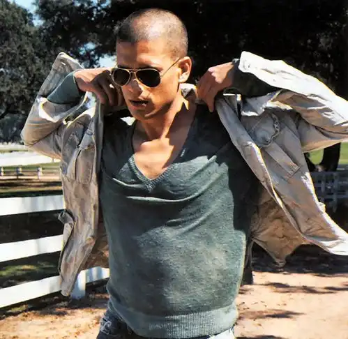 越狱男主米勒患孤独症,精神小伙变成沧桑大叔,网友太心疼了