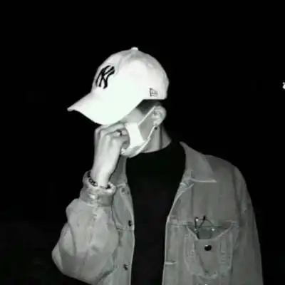 头像男生帅气孤独黑白暖不了一颗伤感的心