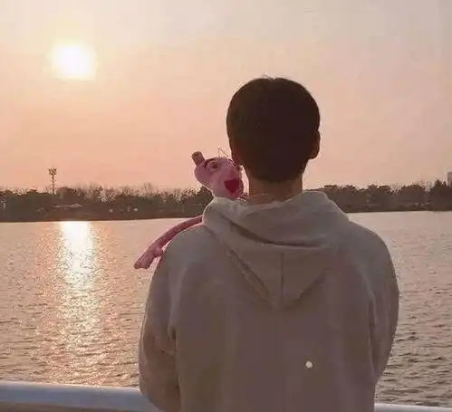 我刚发工资妻弟就换了个苹果手机,看到他手机备注我的名,我才懂