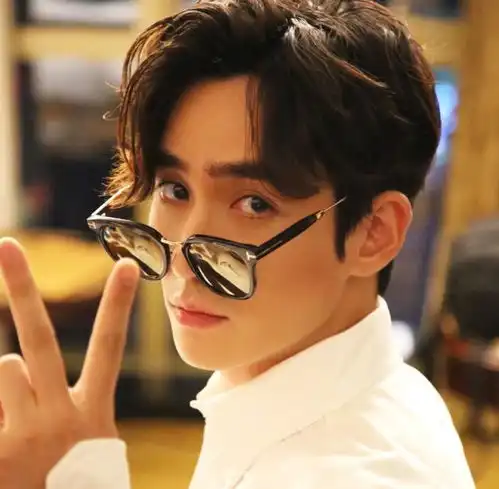 朱一龙事件,撕开了娱乐圈男艺人最后一块遮羞布