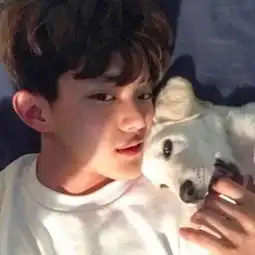 帅气男生怀抱小动物头像率真有爱超拽有个性的男生头像精选