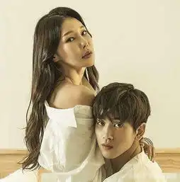 45岁女星与小18岁老公开启蜜月之旅