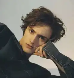 小清新男生发型,提高颜值就靠它了