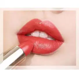 爱你的男生会吃掉你的口红