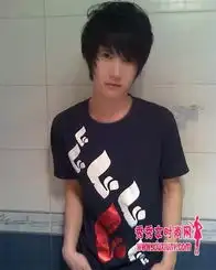 请问的脸型属于什么型我头发一直就这样什么也没弄过..适合留个什么发型可以烫吗给点建议啊谢谢