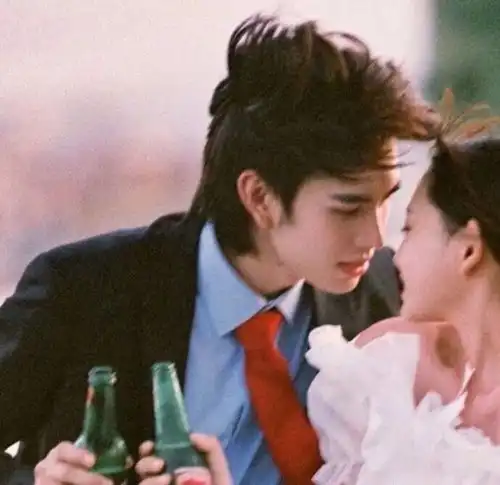 情侣头像你知道我说的不是游戏