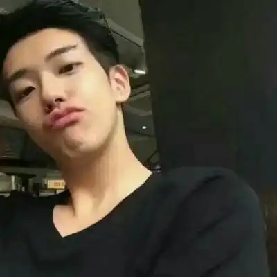 2023帅气干练男生头像