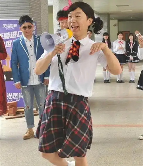 陈晓女装惊艳观众,这些男明星女装你认得几个成龙陈赫不忍看啊