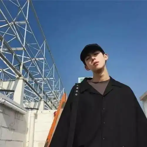 男生头像谎言说给耳朵听,却让眼睛动了情