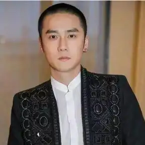 男生卡尺发型有长的吗