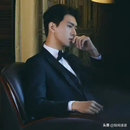 毕业照暗藏黑历史,李现倪妮差别太大怕是亲妈粉儿也不敢认