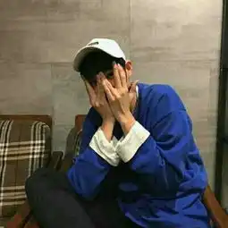 2018戴帽子的帅哥头像个性帅气超有范人人都善良彼此都设防...