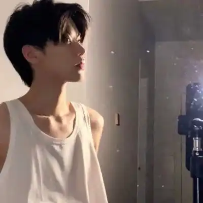 冷酷男神侧脸杀头像超帅私奔吗在太阳落山前