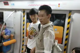 北京地铁彩虹车厢内现男男求婚现场图片曝光
