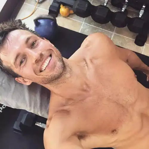 成熟气息迸发的帅大叔,曾经红透半边天的可乐男模andrewcooper