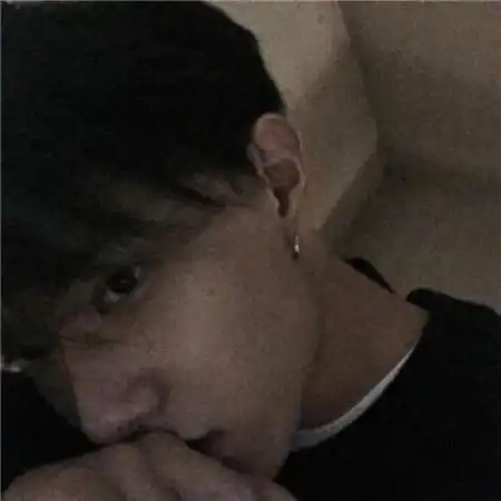 伤感冷酷的男生头像哭过的眼睛更能看清一个人