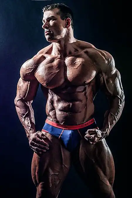 当肌肉突破了生长的限制,这样的肌肉男真霸气