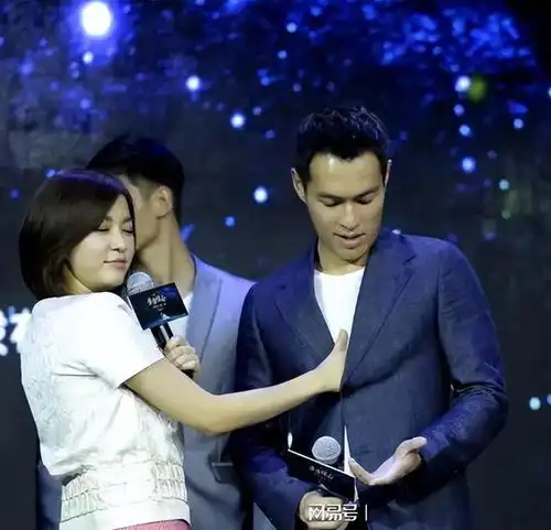 连萧亚轩都甘拜下风,她交往47个男友,如今被他捧在手心里宠爱