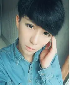 脸有点长,瘦瘦的男生适合什么样的发型漂染什么颜色的头发呢