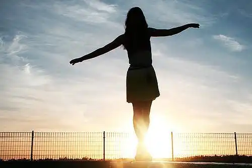 求一段很牛的qq空间说说赞语评论