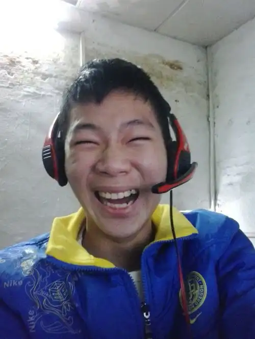 权志龙qq头像戴口罩