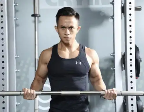 童星出身tvb小生被爆曾恋上百亿千金健身操肌为改变戏路