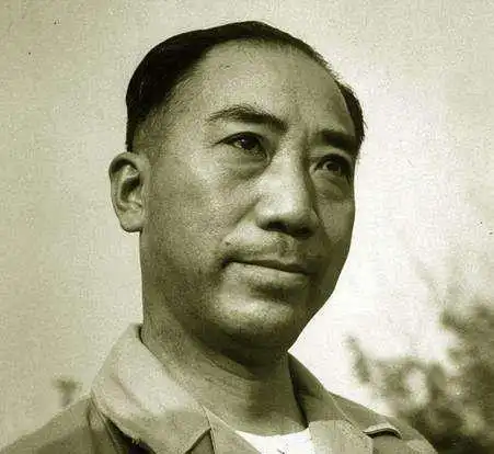 丘吉尔轶事想饿死圣雄甘地失败,想炸死蒋介石失手气急败坏